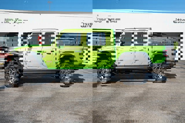 New 2025 Jeep Gladiator Mojave w/ Steel Bumper Group image 2