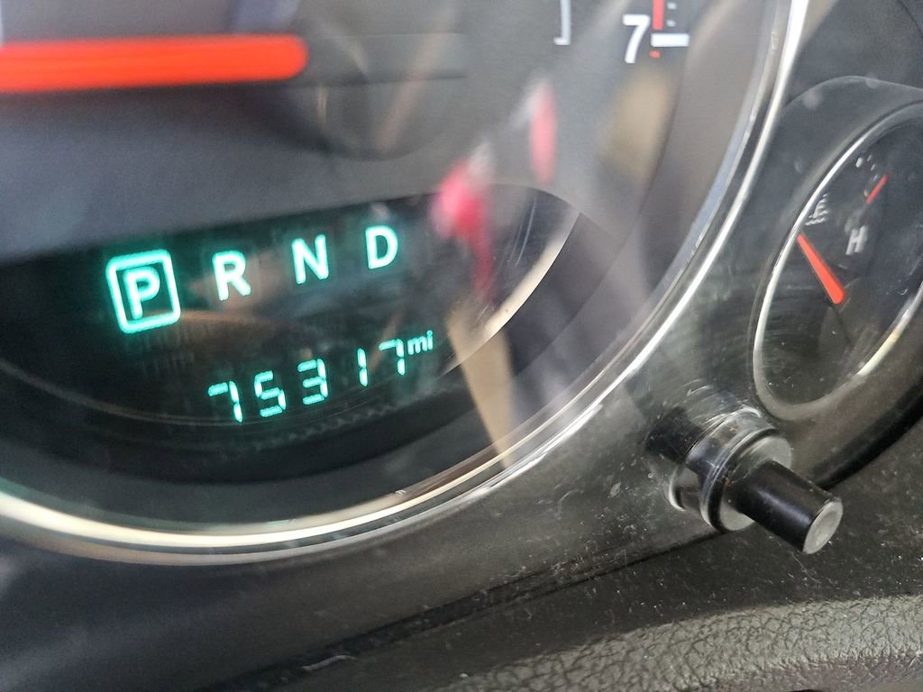 Used 2015 Jeep Wrangler Unlimited Sahara w/ Connectivity Group image 10