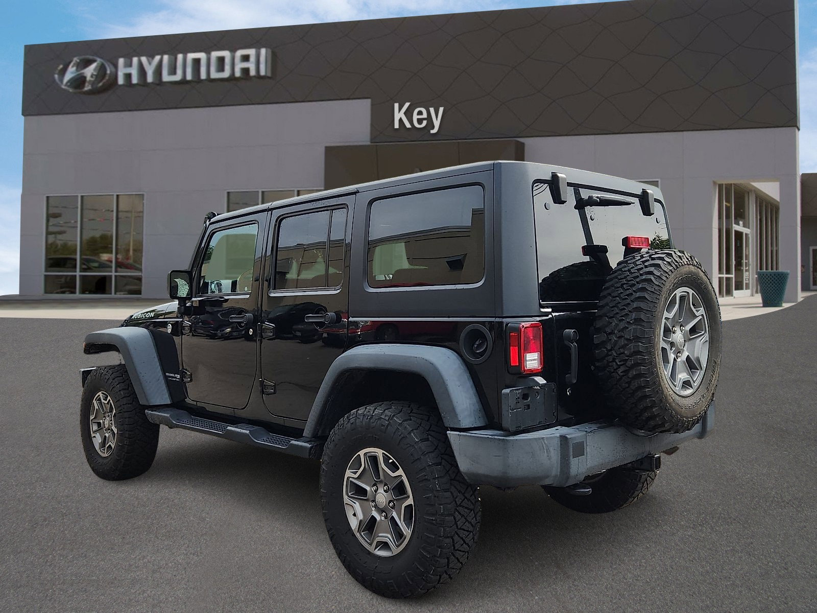 Used 2018 Jeep Wrangler Unlimited Rubicon w/ Connectivity Group AWD/4WD image 5