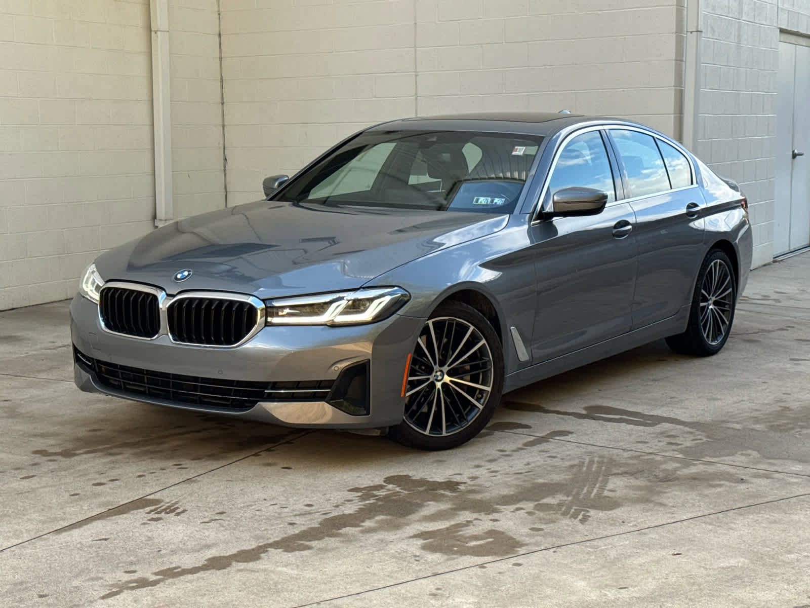 Certified 2023 BMW 530i xDrive 530i xDrive w/ Premium Package image 1