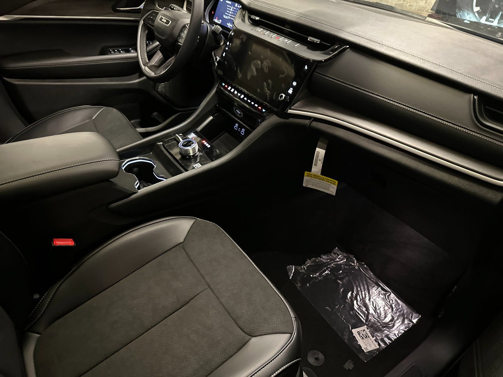 New 2026 Jeep Grand Cherokee Altitude AWD/4WD image 15