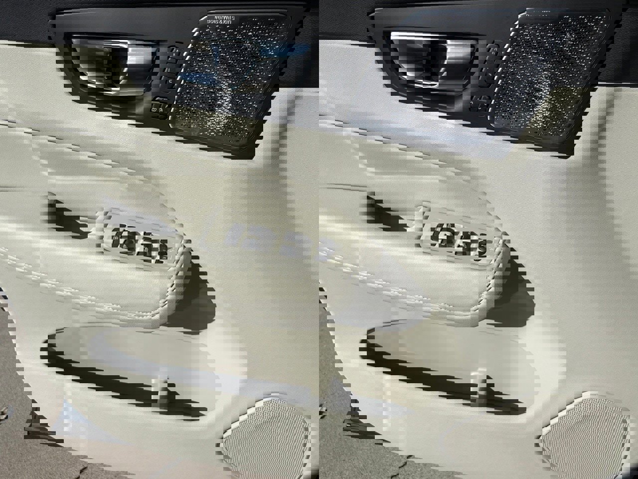 New 2026 Volvo XC60 B5 Ultra w/ Protection Package Premier image 28