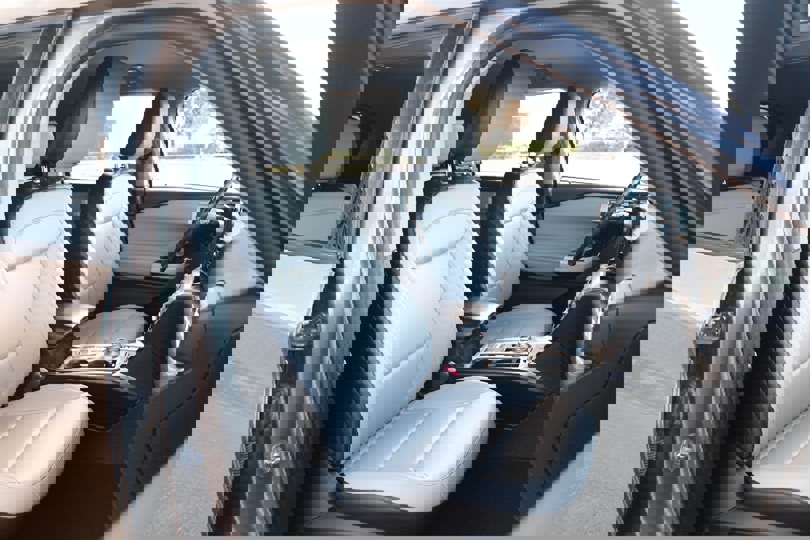 Used 2021 Ford Explorer XLT w/ Equipment Group 202A image 27