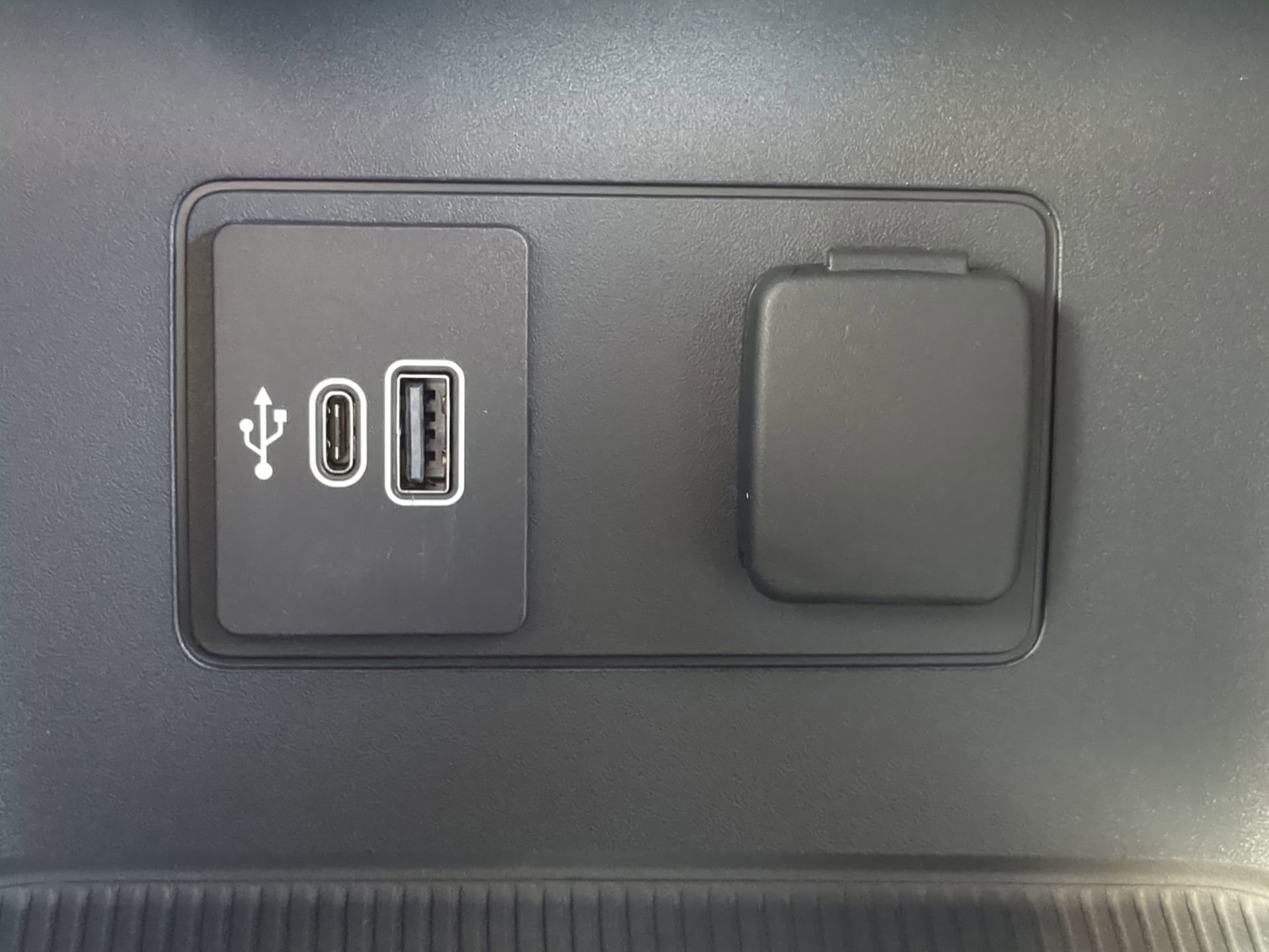 New 2026 Ford Explorer Active w/ Active Comfort Package image 58