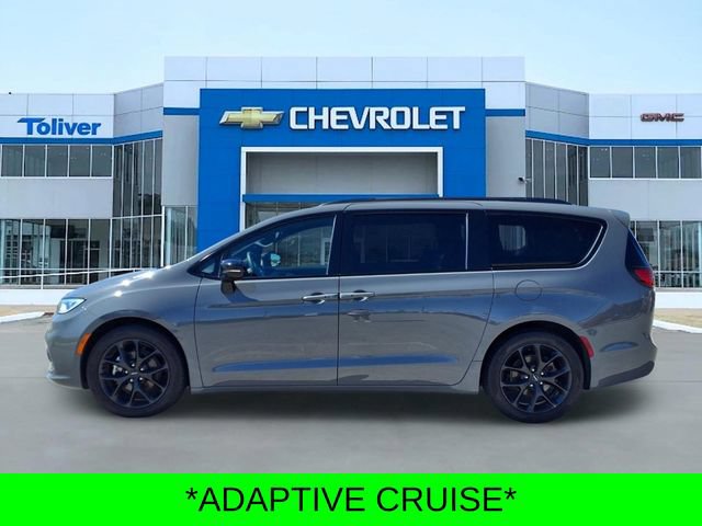 Used 2025 Chrysler Pacifica Limited FWD image 4