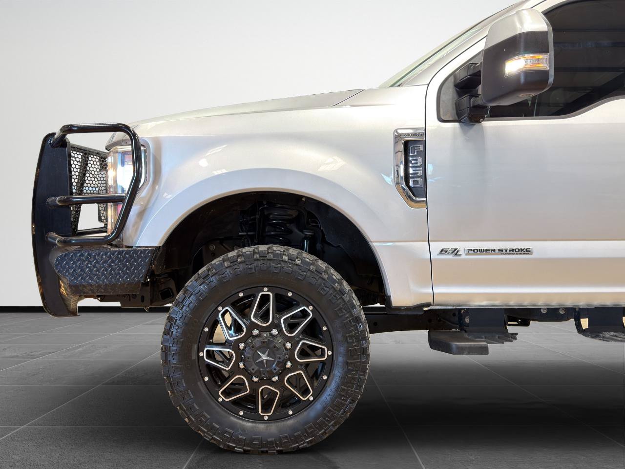 Used 2019 Ford F350 Lariat w/ Lariat Ultimate Package AWD/4WD image 3