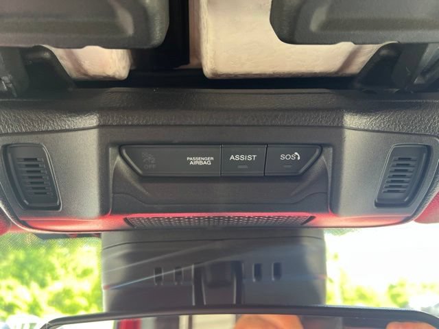 Used 2025 Jeep Wrangler Unlimited Sahara AWD/4WD image 15