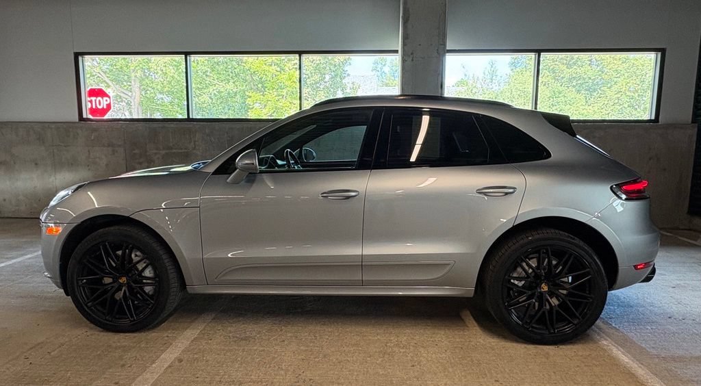 Used 2020 Porsche Macan Turbo AWD/4WD image 2