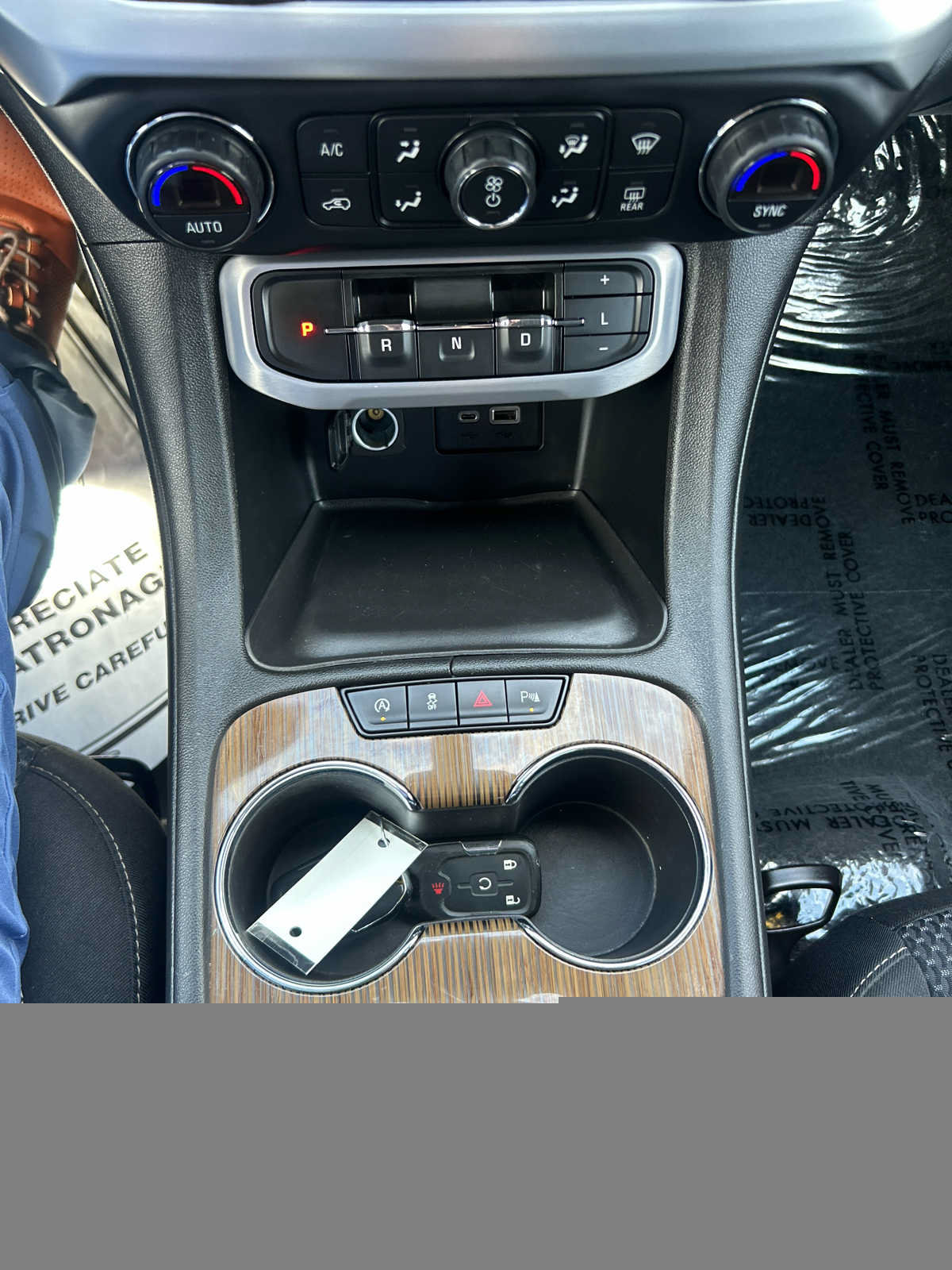 Used 2020 GMC Acadia SLE FWD image 28