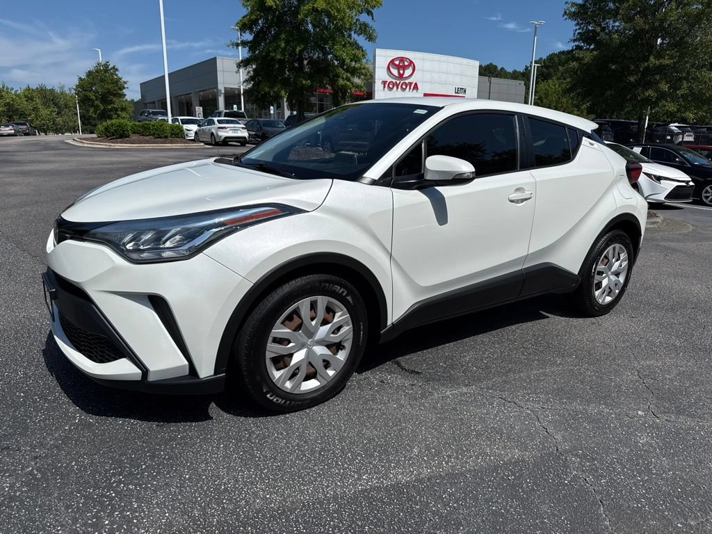 Used 2021 Toyota C-HR LE FWD image 2