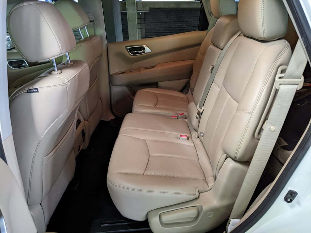 Used 2017 Nissan Pathfinder Platinum FWD image 24