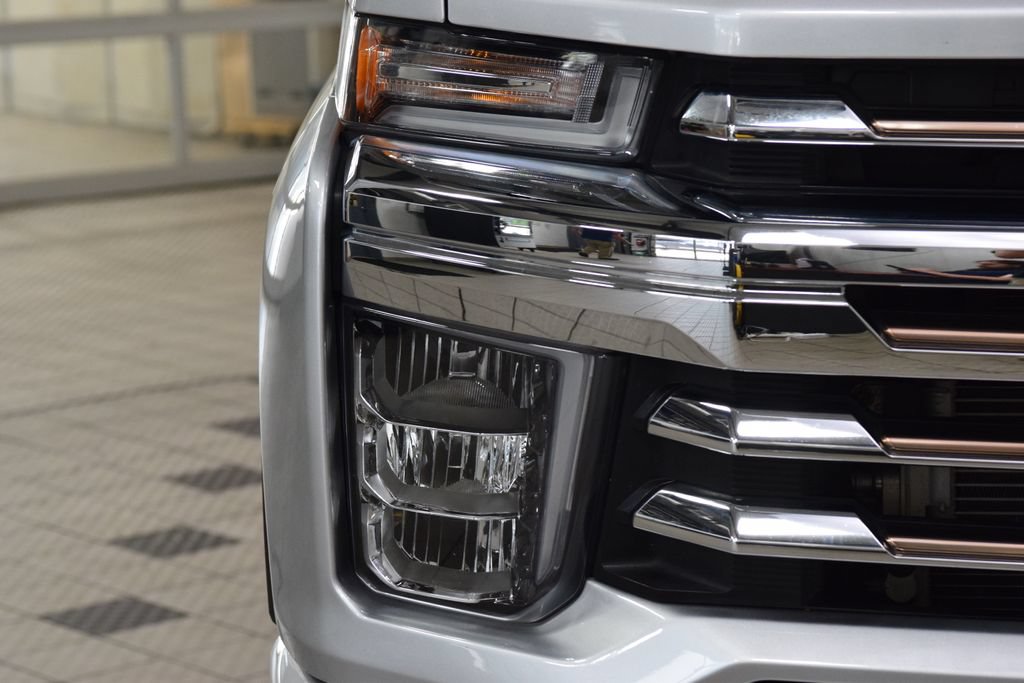 Used 2022 Chevrolet Silverado 3500 High Country w/ LPO, Hitch Package AWD/4WD image 12