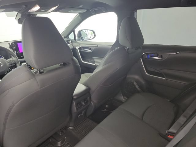 Used 2025 Toyota RAV4 SE AWD/4WD image 14