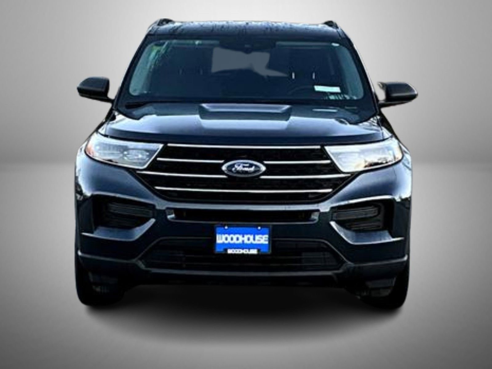 Used 2023 Ford Explorer XLT image 2