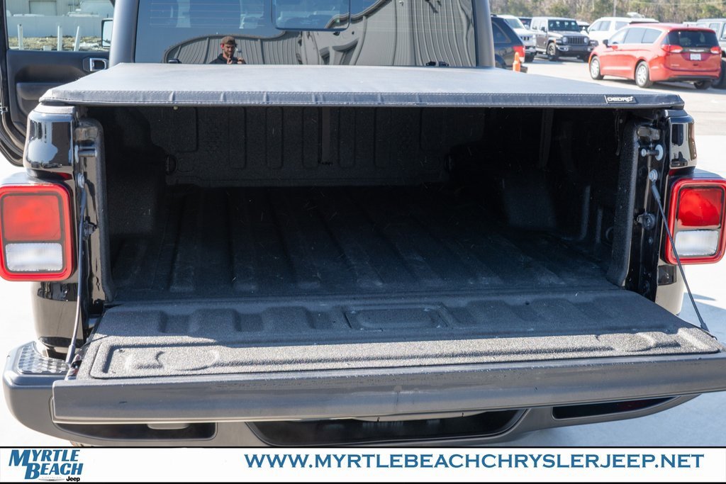 Used 2023 Jeep Gladiator Sport image 30