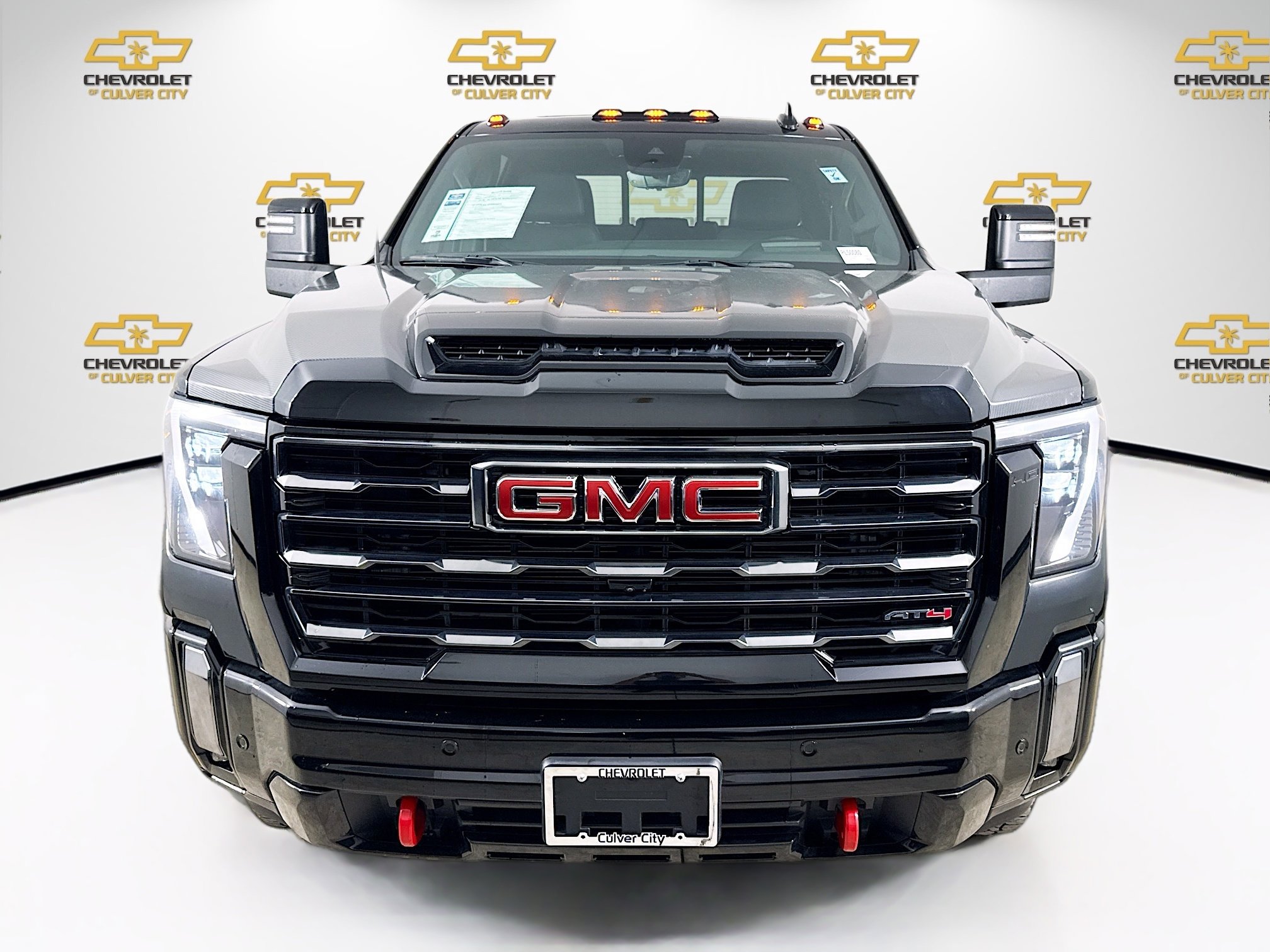 Used 2024 GMC Sierra 2500 AT4 w/ Technology Package image 2