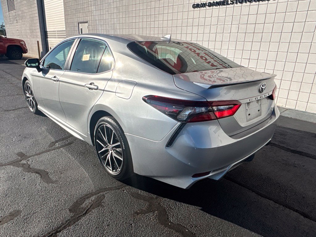 Used 2021 Toyota Camry SE FWD image 6