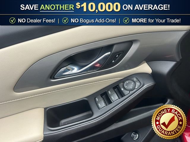 Used 2023 Chevrolet Traverse LT image 16