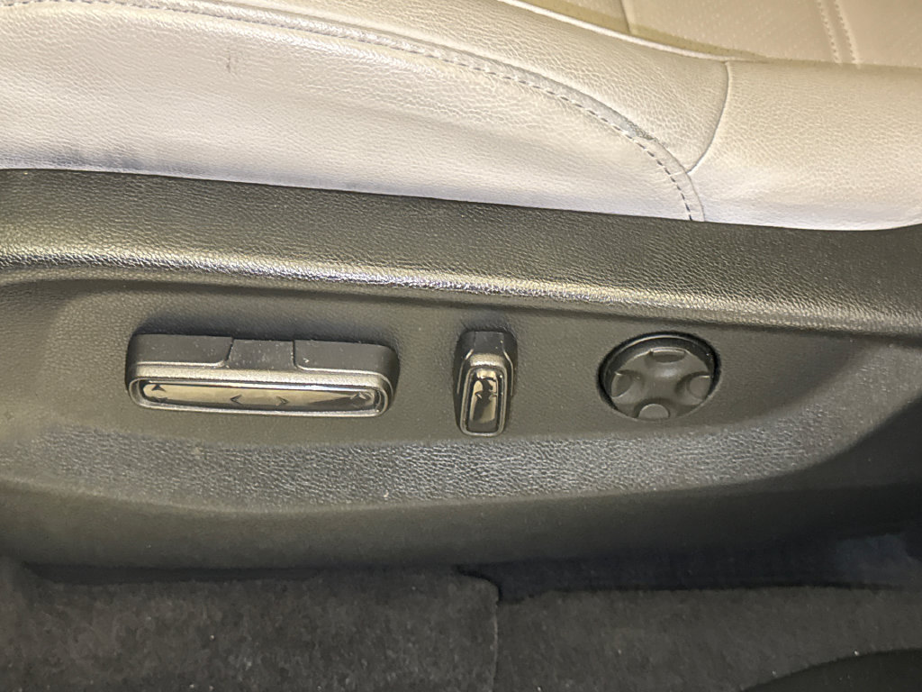 Used 2022 Honda CR-V Touring image 25
