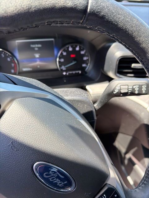 Used 2022 Ford Explorer XLT w/ Equipment Group 202A RWD image 12