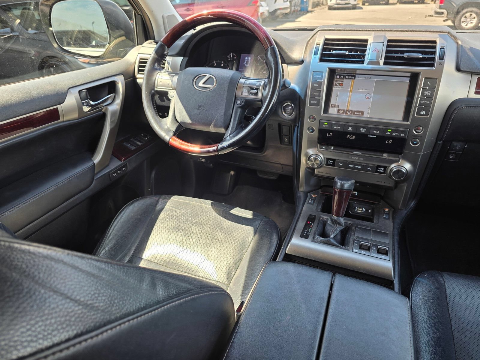 Used 2016 Lexus GX 460 w/ Premium Package AWD/4WD image 15