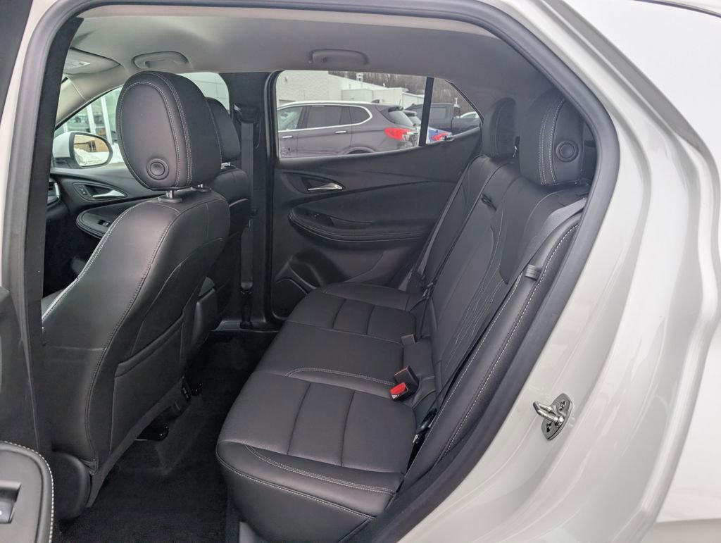 Used 2024 Buick Encore GX Avenir w/ Avenir Convenience Package image 9