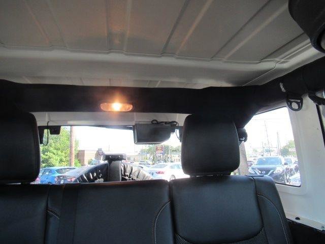 Used 2016 Jeep Wrangler Unlimited Sahara image 21