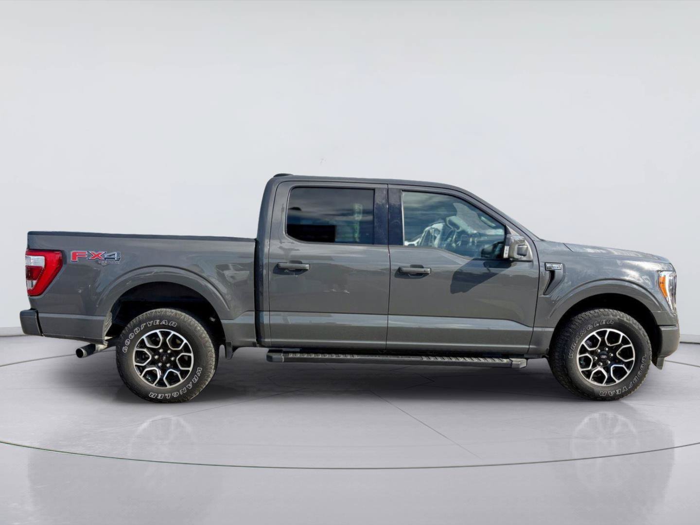 Used 2021 Ford F150 Lariat AWD/4WD image 2