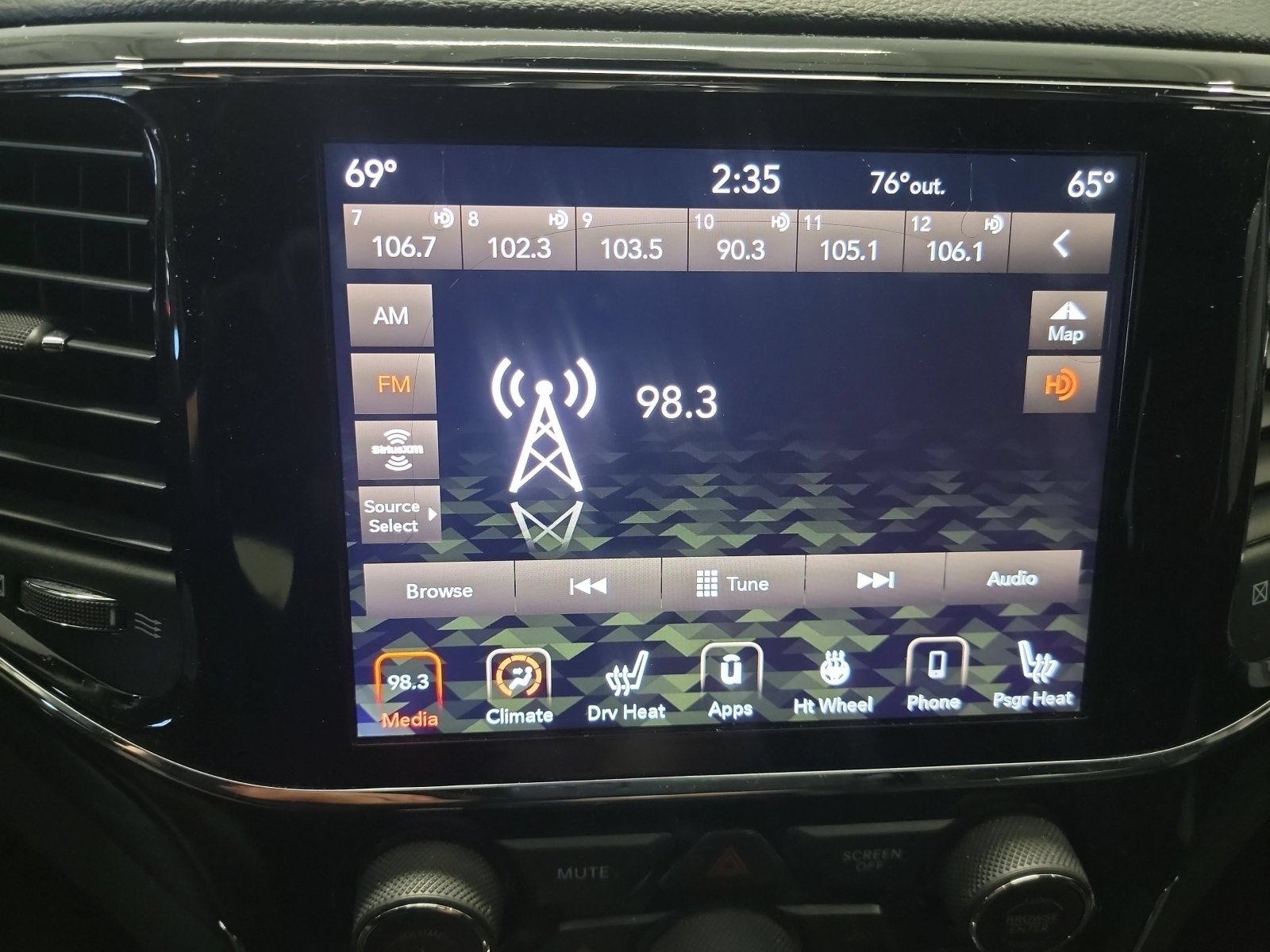Used 2020 Jeep Grand Cherokee Altitude AWD/4WD image 22