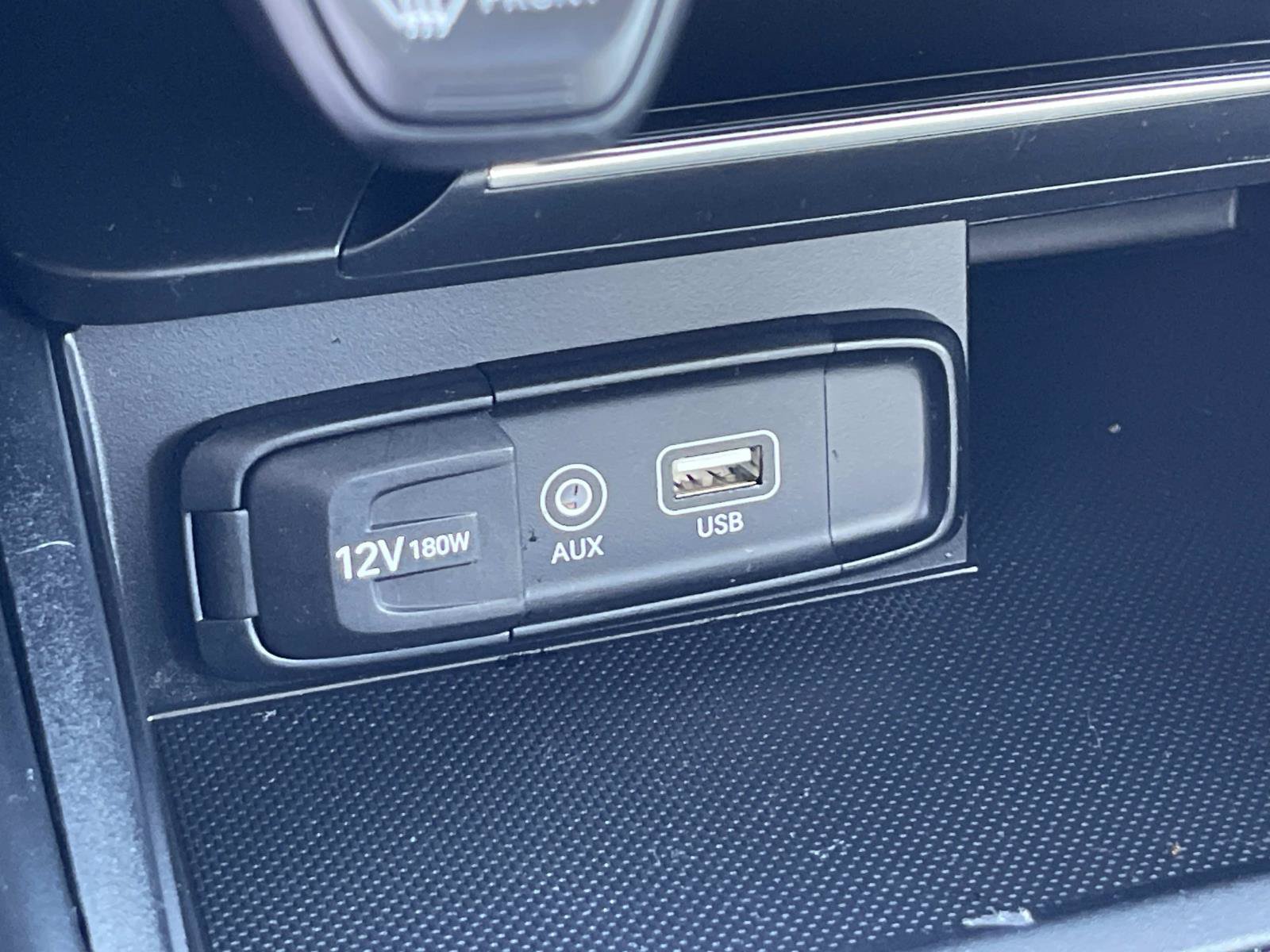 Used 2019 Genesis G70 2.0T Advanced RWD image 23