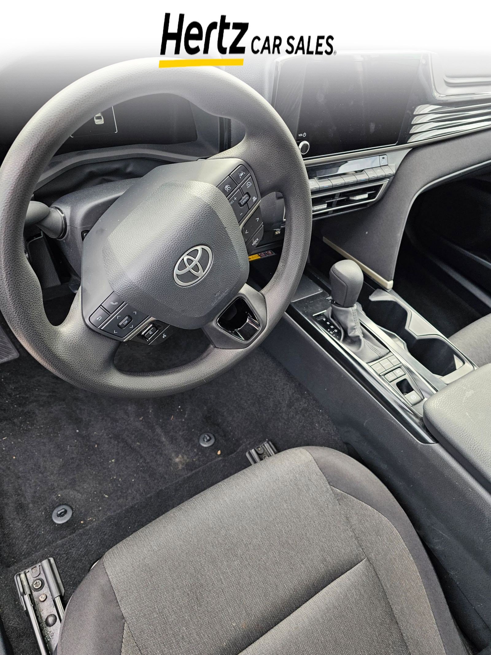 Used 2025 Toyota Camry LE image 9