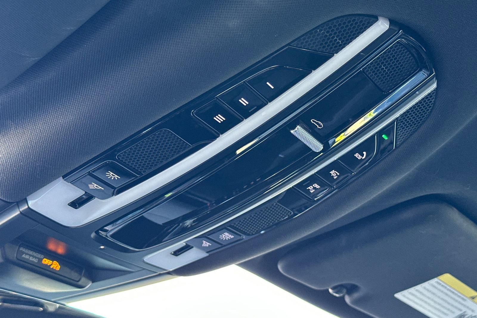 Used 2021 Porsche Cayenne image 21