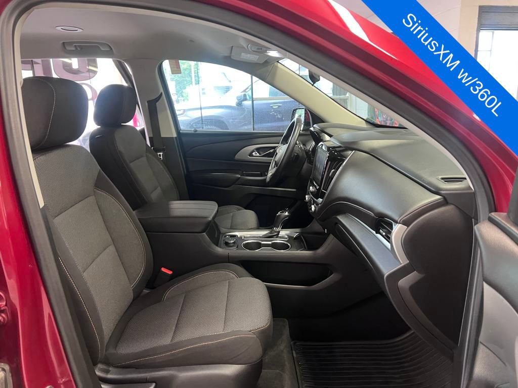 Used 2020 Chevrolet Traverse LT w/ Driver Confidence II Package image 6