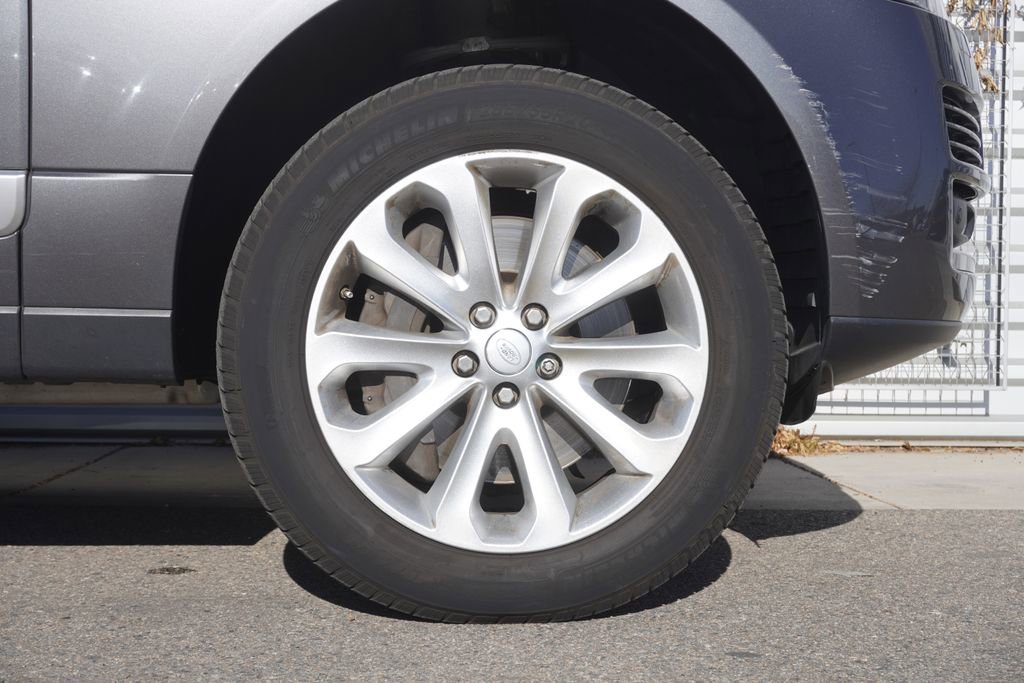 Used 2016 Land Rover Range Rover HSE image 35