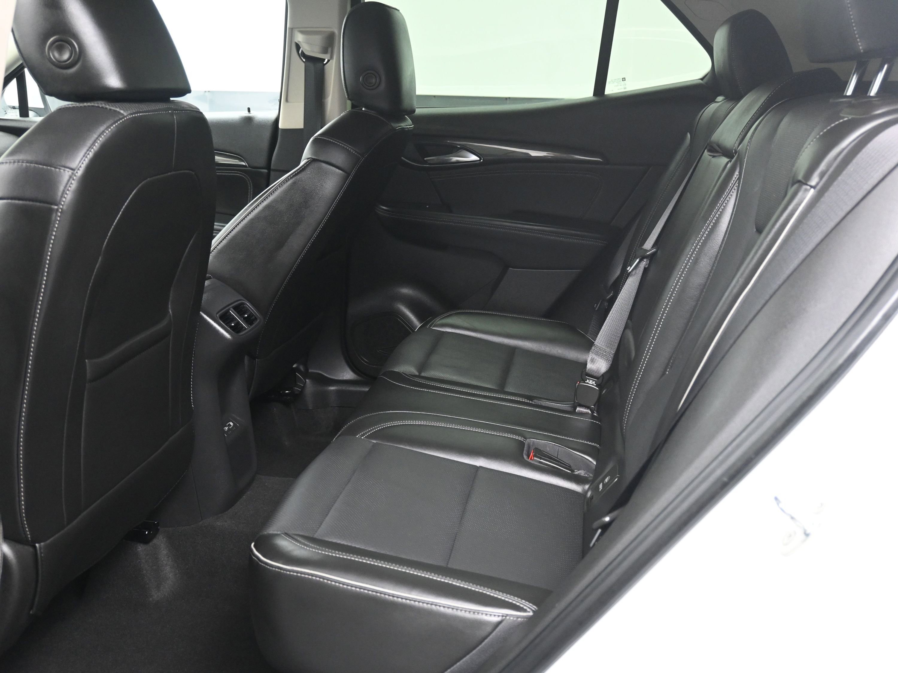 Used 2023 Buick Envision Essence image 23
