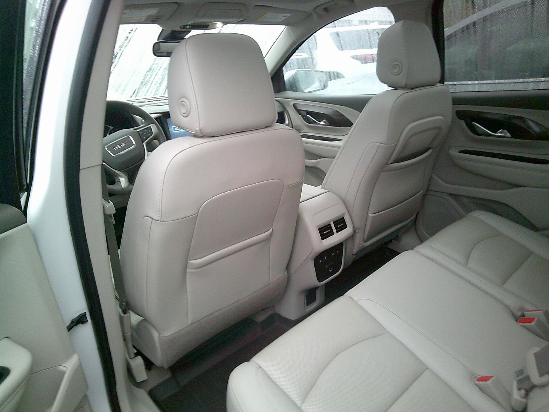 Used 2018 GMC Terrain Denali w/ Advanced Safety Package image 8