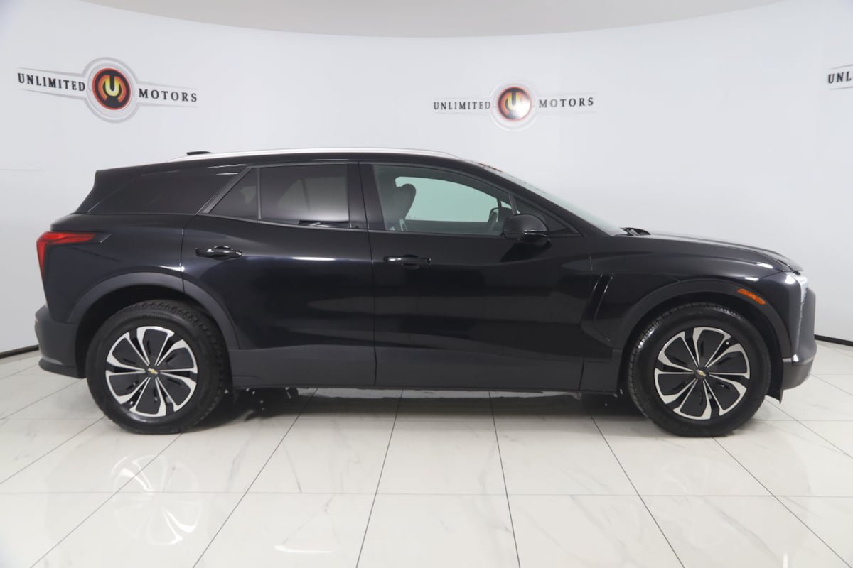 Used 2024 Chevrolet Blazer EV LT AWD/4WD image 2