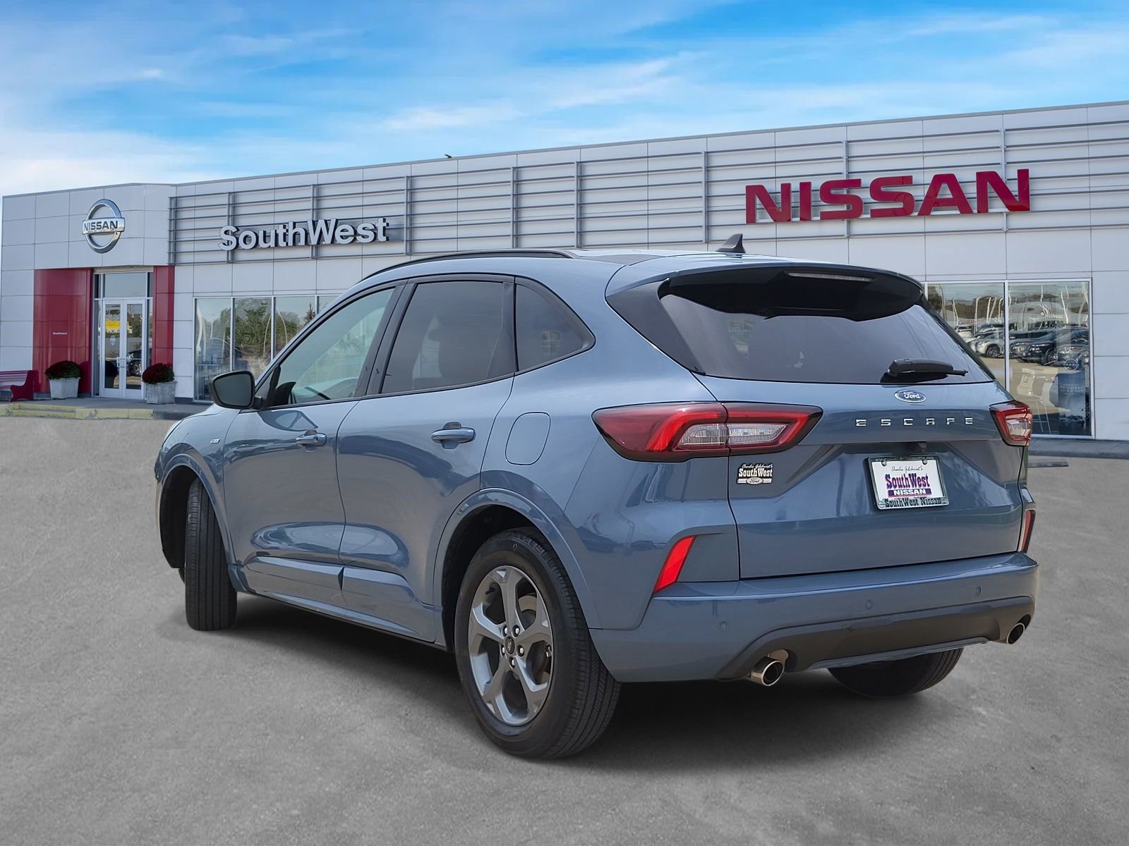 Used 2023 Ford Escape ST-Line w/ Tech Pack #1 FWD image 8