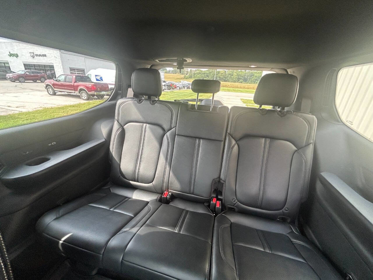 Used 2023 Jeep Wagoneer Series III w/ Preferred Equipment Group image 15