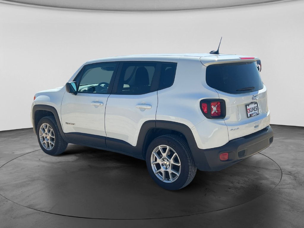 Used 2023 Jeep Renegade Latitude AWD/4WD image 5