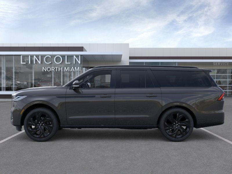New 2025 Lincoln Navigator L Black Label image 3