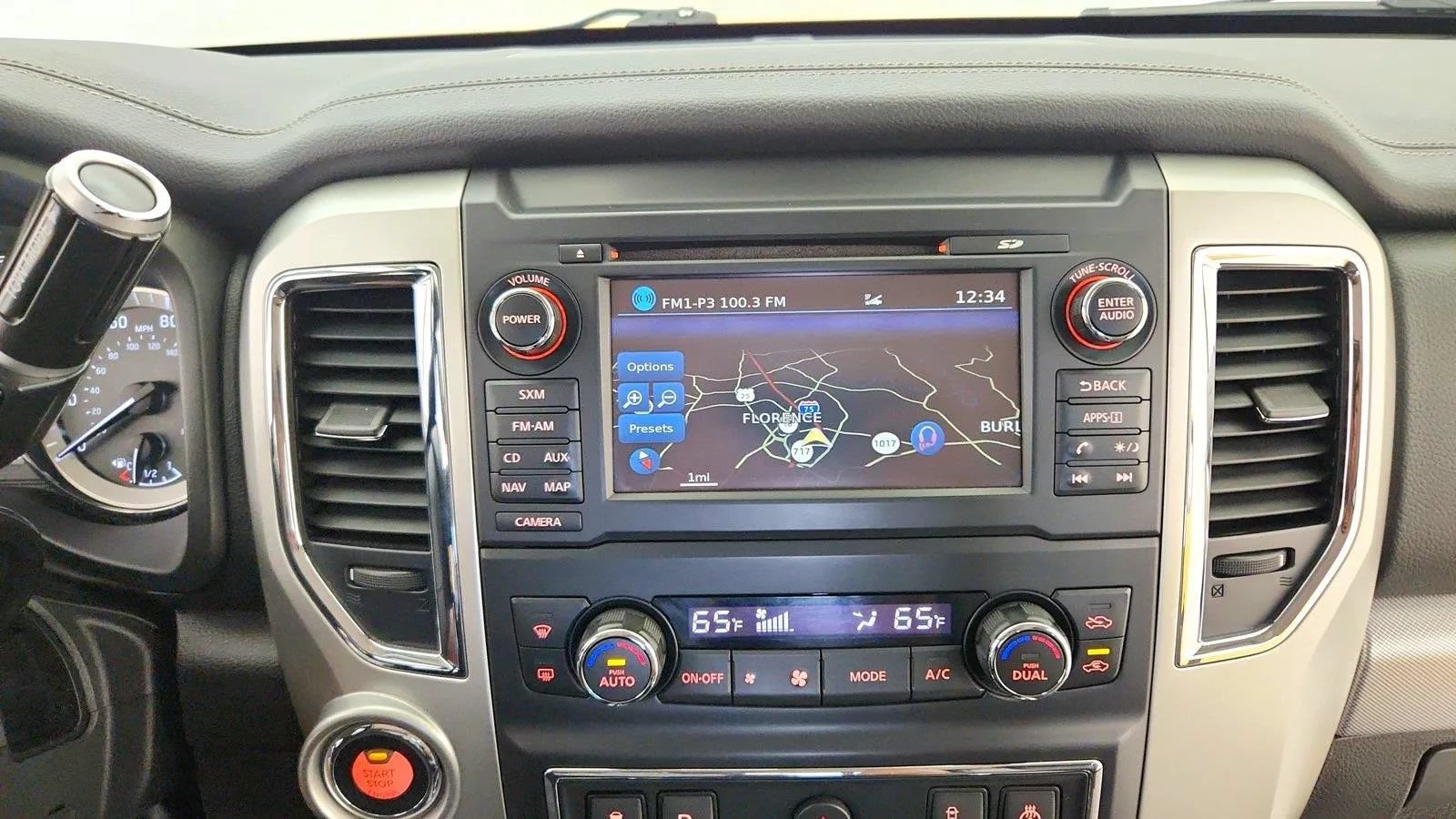 Used 2017 Nissan Titan PRO-4X w/ Pro-4x Convenience Package AWD/4WD image 18