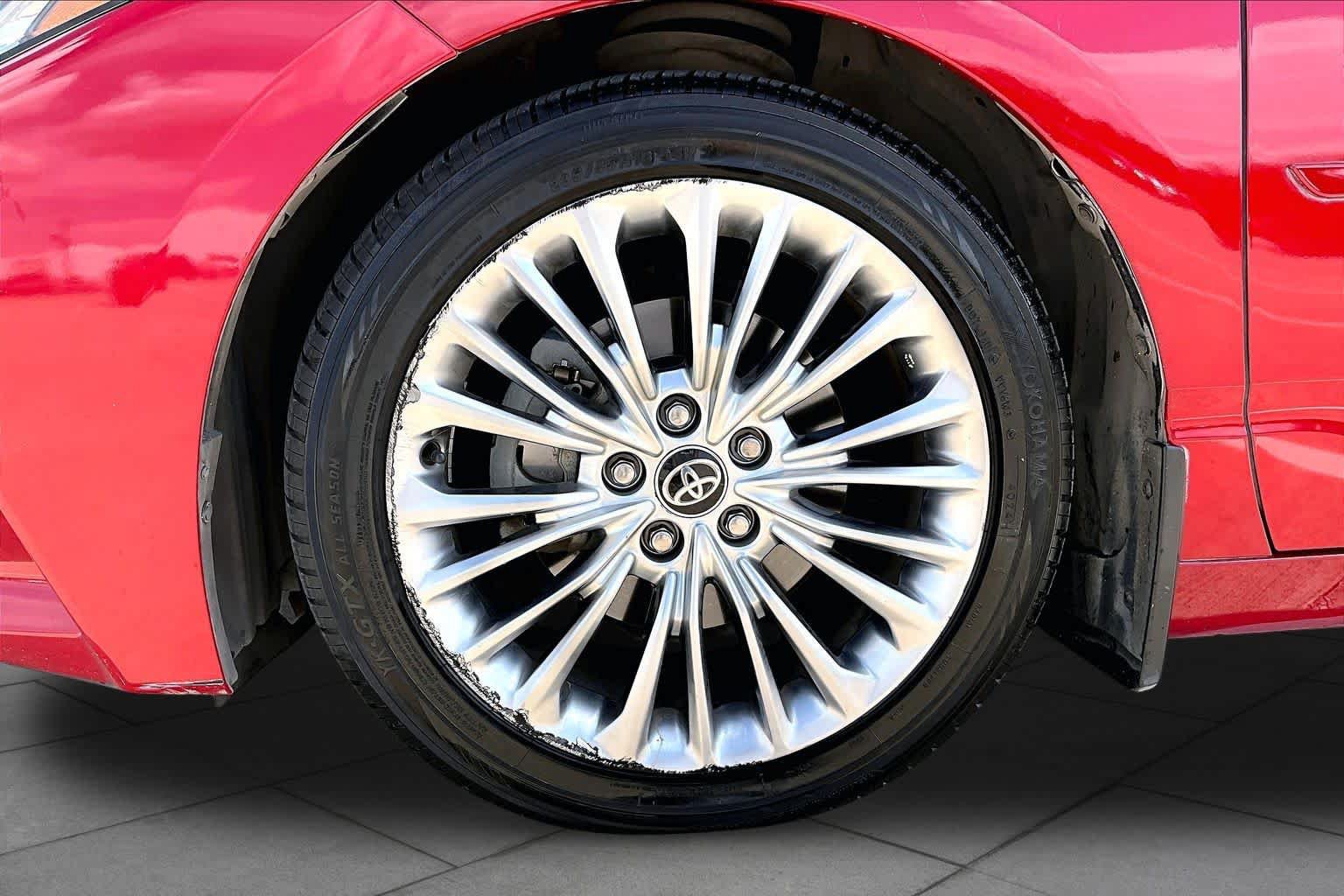 Used 2021 Toyota Avalon Limited w/ Advanced Safety Package FWD image 11