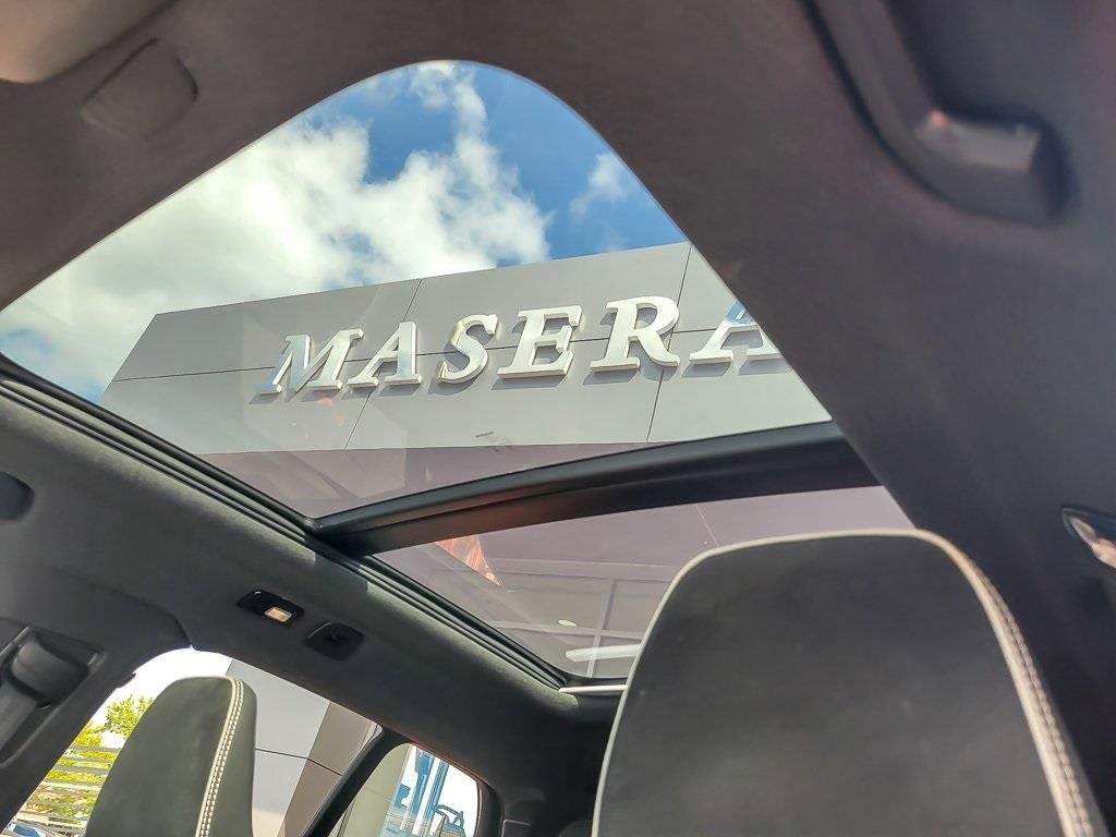 Used 2023 Volvo XC40 Recharge Ultimate w/ Protection Package Premier image 8