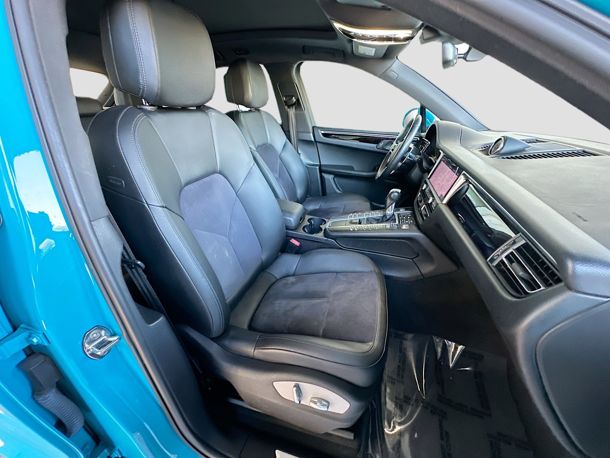 Used 2021 Porsche Macan S image 29