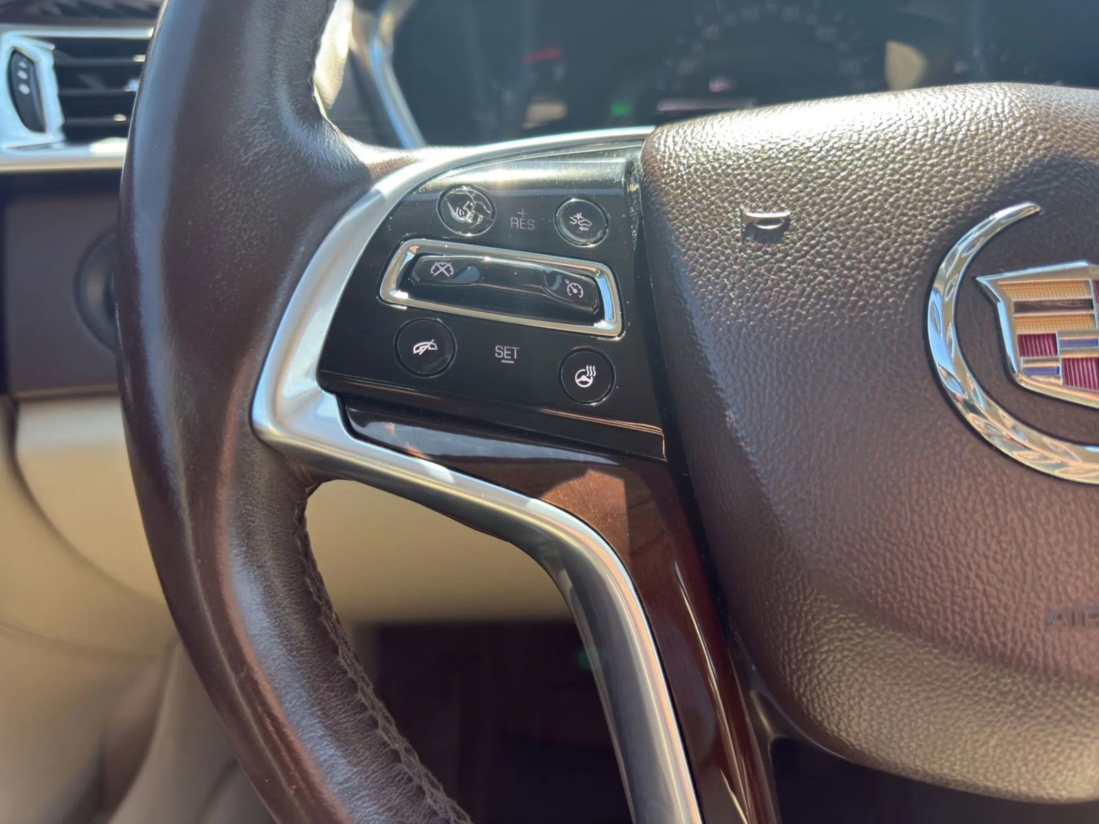 Used 2016 Cadillac SRX Premium FWD image 19