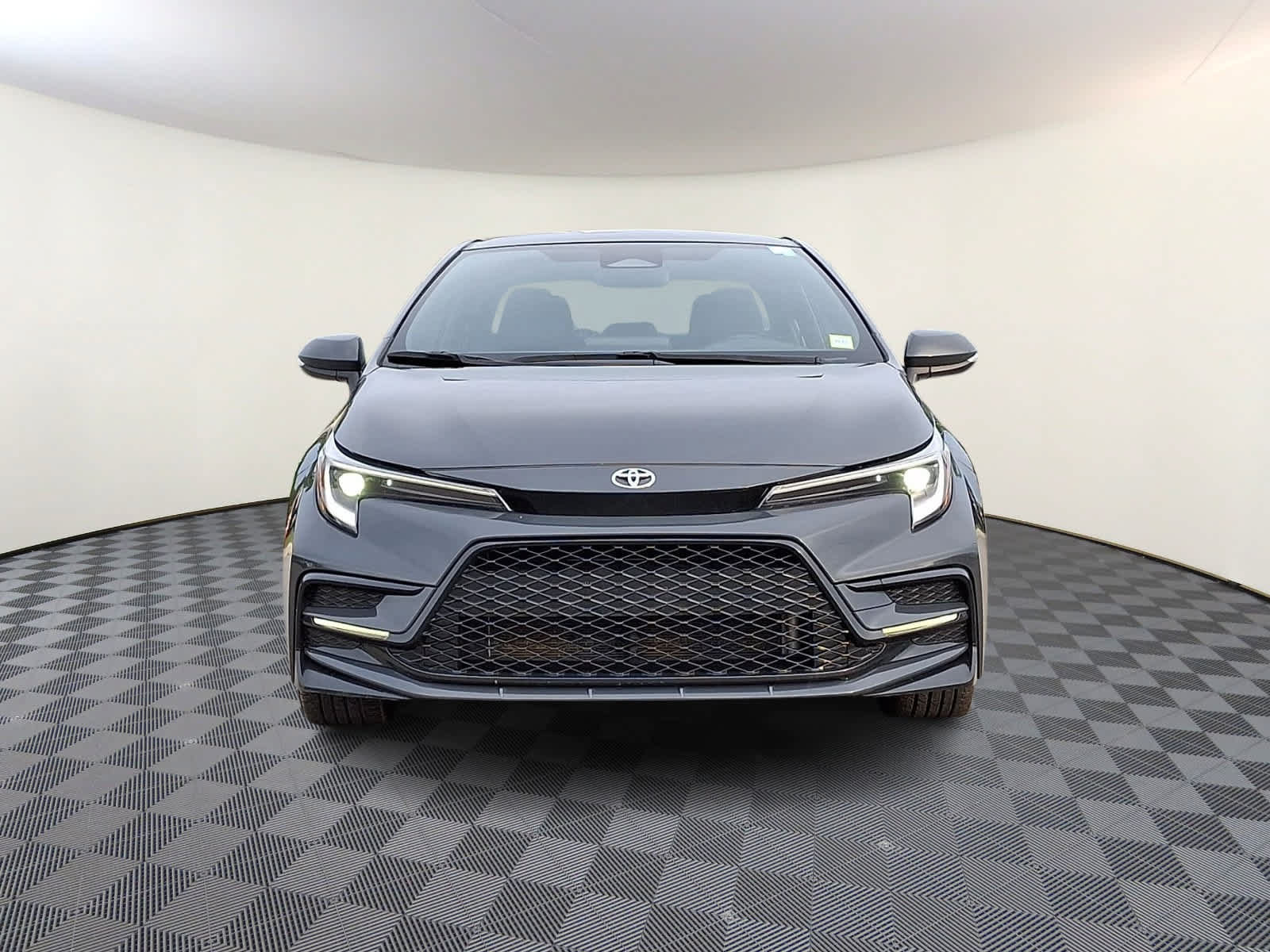 Certified 2024 Toyota Corolla SE FWD image 3