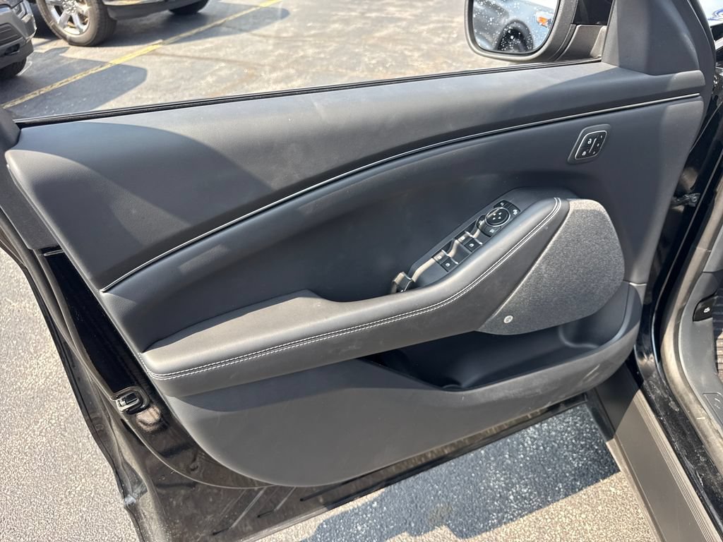 Used 2025 Ford Mustang Mach-E Premium AWD/4WD image 23