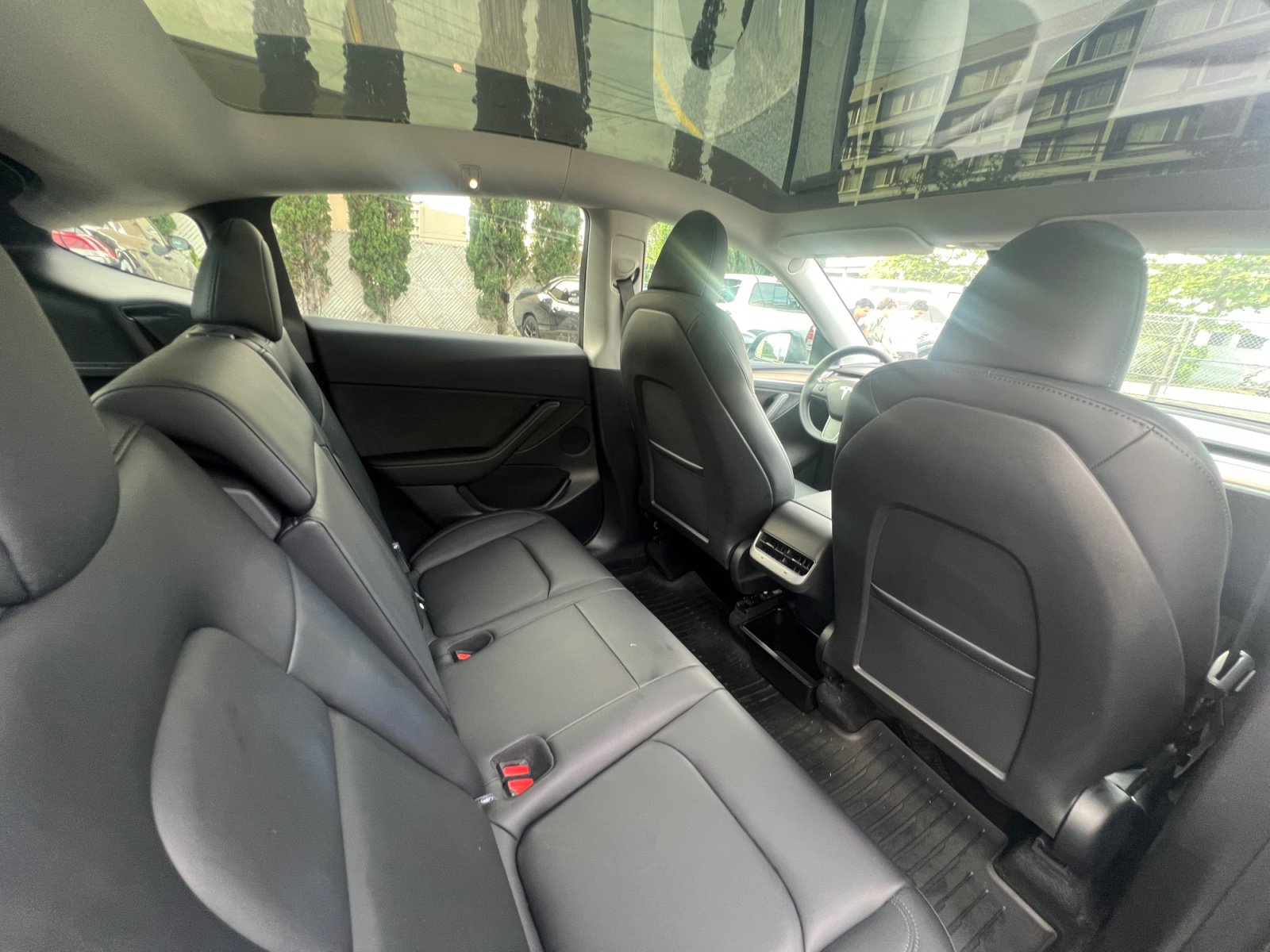 Used 2025 Tesla Model Y Long Range RWD image 26