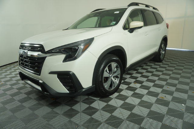 Used 2025 Subaru Ascent Premium AWD/4WD image 3